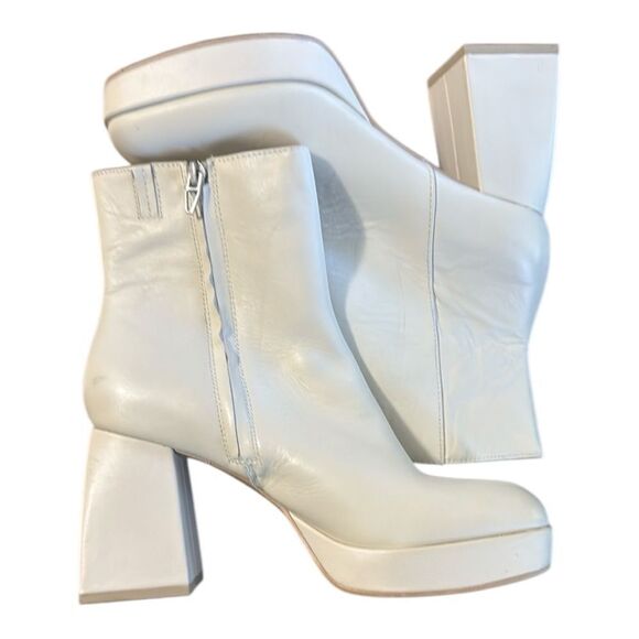 Dolce Vita  Rango Lug Sole Ankle Boots Size 8 - Picture 1 of 5